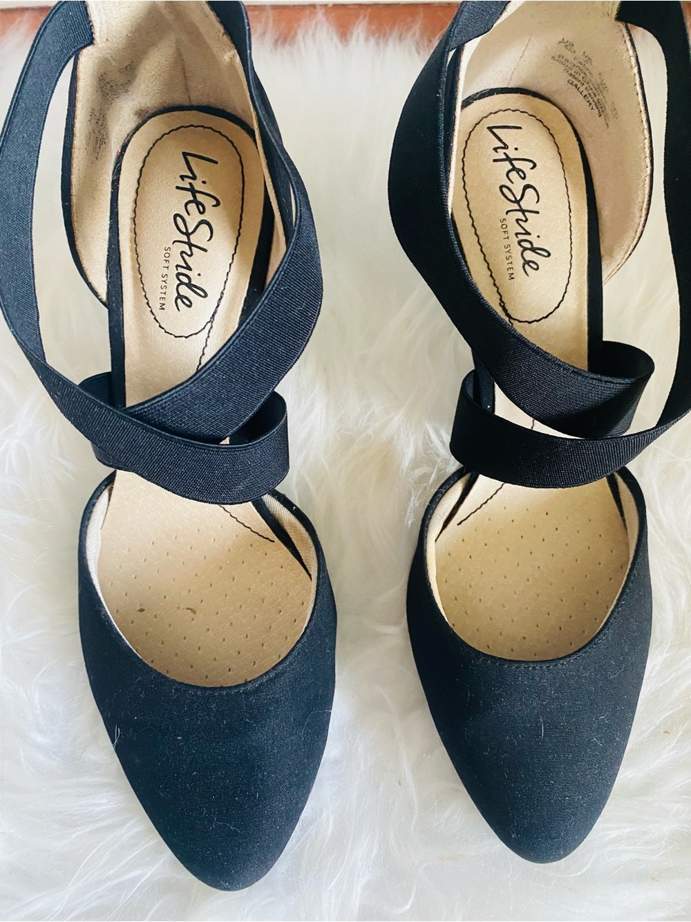🛍️Life Stride Black Crisscross Pointed-Toe Heels - Picture 6 of 16